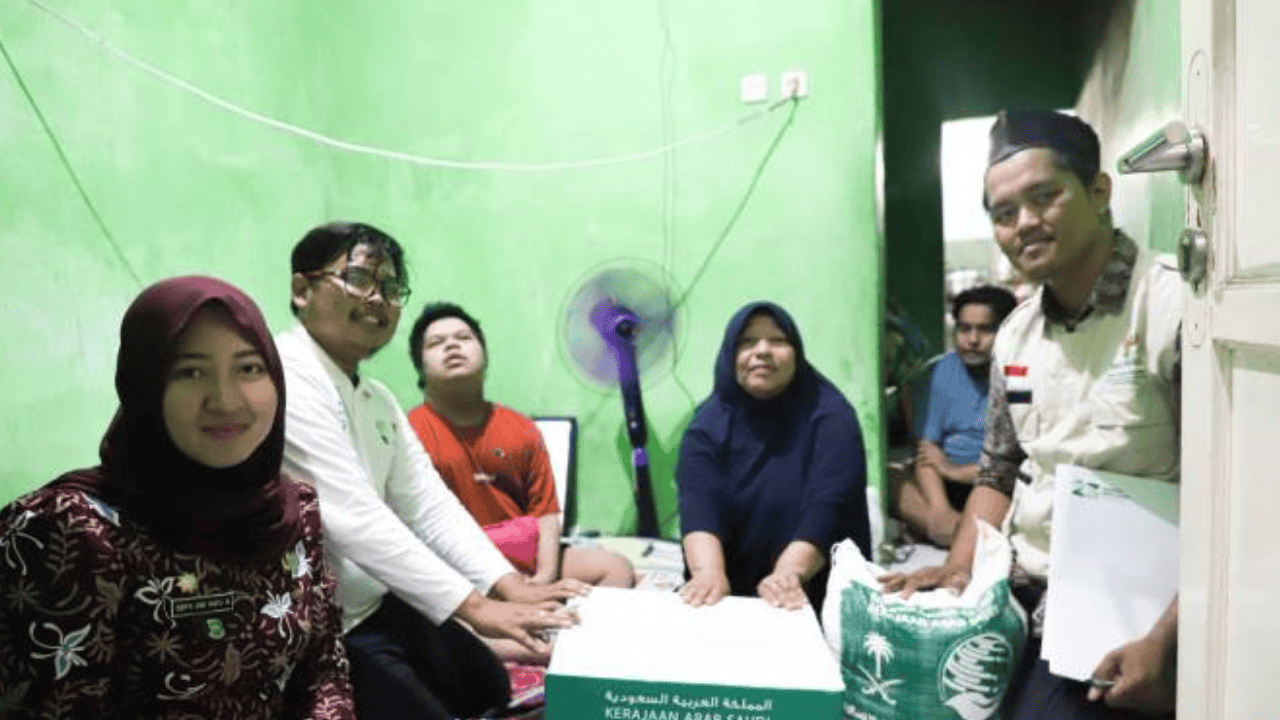 Gandeng Arab Saudi, Baznas Kota Tangerang Bagikan 1.125 Paket Sembako Jelang Ramadan, Warga Menangis Haru