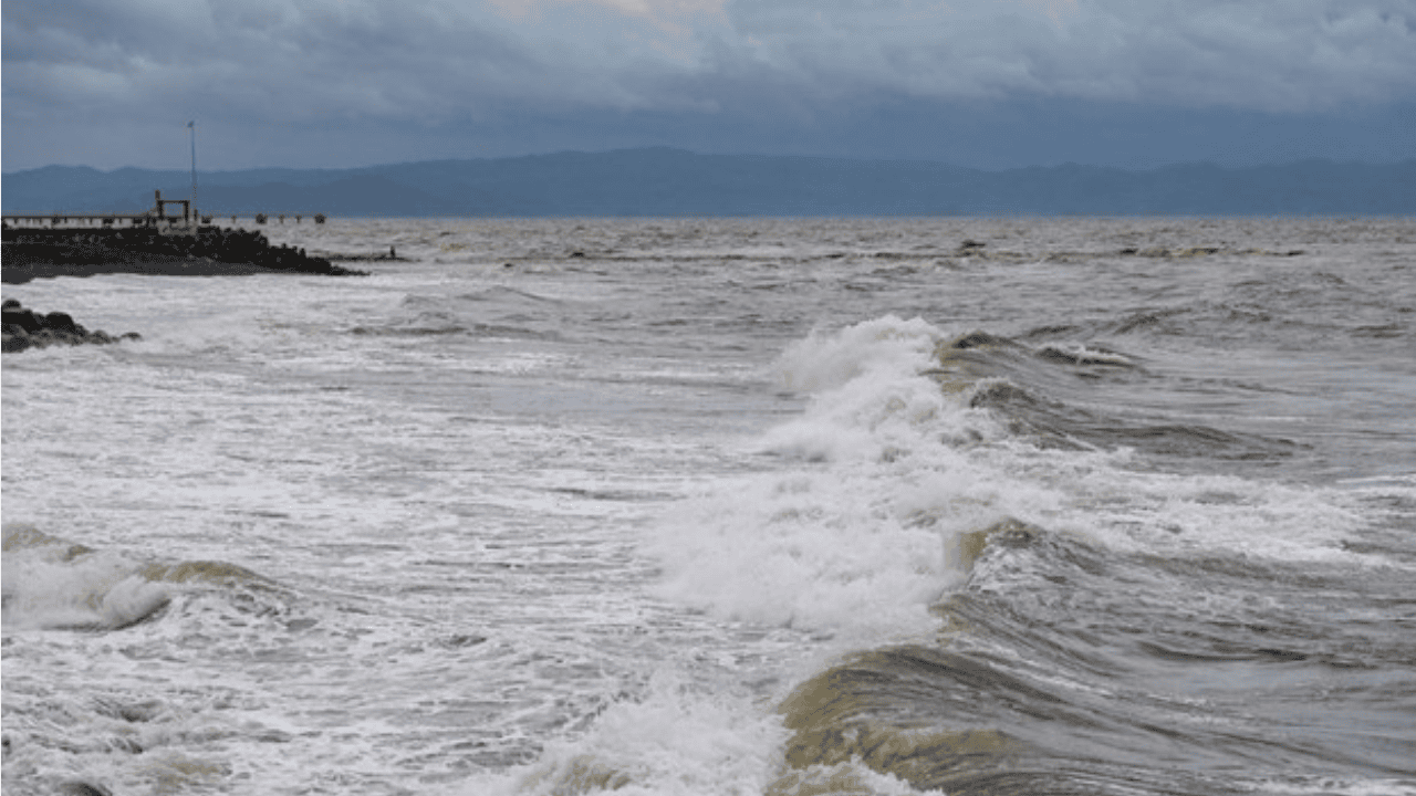 Siklon Nokaen dan Bibit 96S “Ngerek” Gelombang, BMKG: Sejumlah Perairan RI Berpotensi 4 Meter