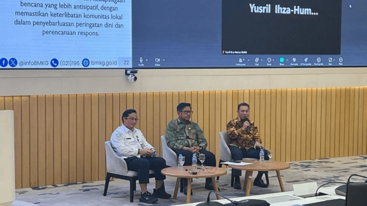 BMKG Alarm Hujan Ekstrem hingga 400 Mm per Hari, Risiko Banjir dan Longsor Kian Nyata