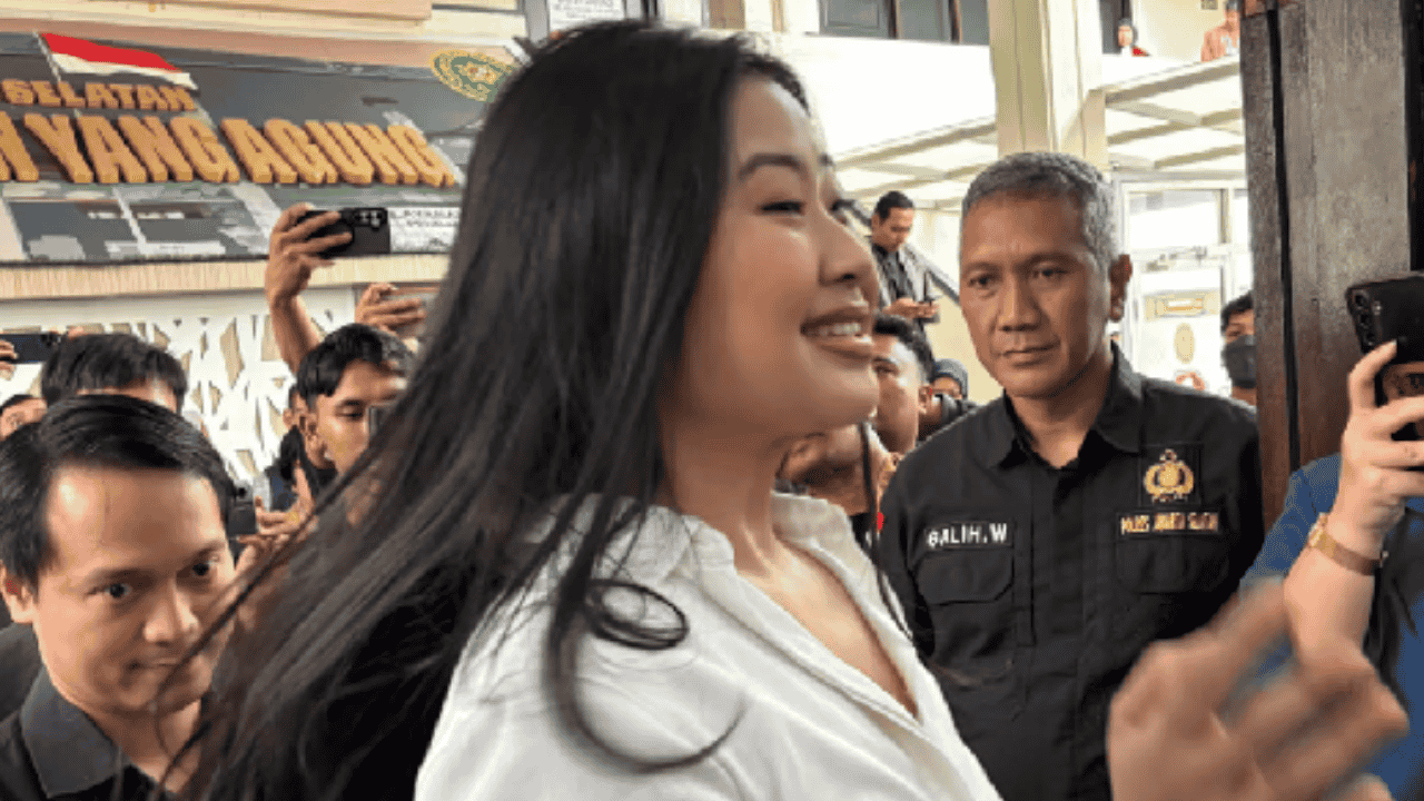 Divonis 6 Bulan tapi Tak Dipenjara, Laras Faizati Langsung Keluar Tahanan di Kasus Hasutan Bakar Mabes Polri