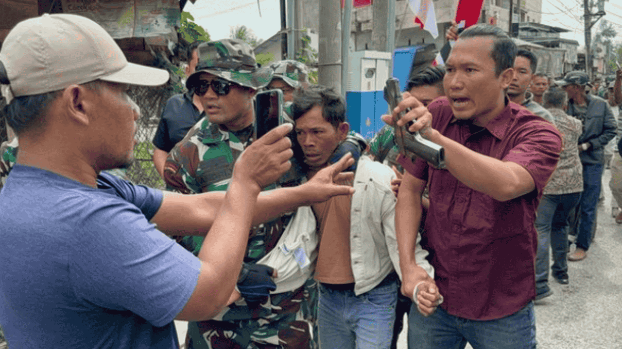 Konvoi Bantuan Dibubarkan Gara-gara Bendera Bulan Bintang, TNI Turun Bersenjata di Lhokseumawe