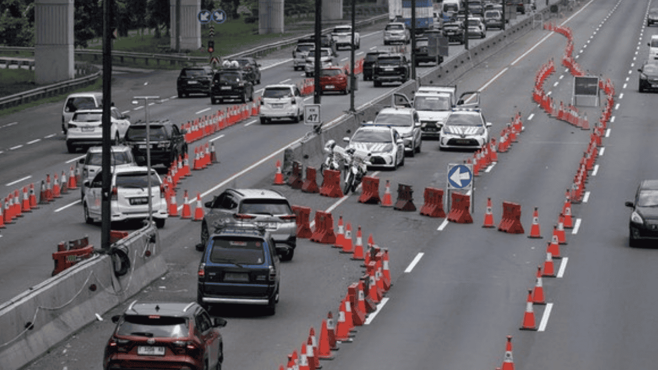 Tol Japek Mengular di Libur Nataru, Jasamarga Terapkan Contraflow