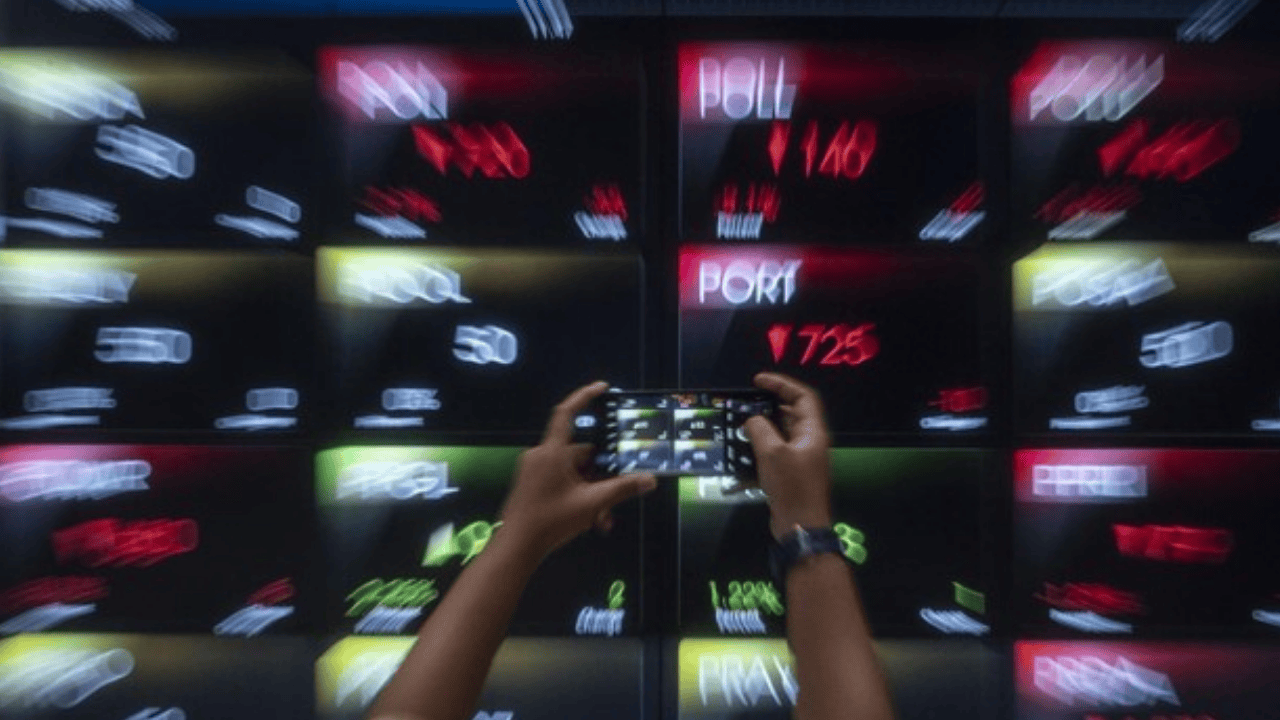 IHSG Diramal “Layu” Jumat Ini, Analis Wanti-wanti Koreksi Bisa Tembus 8.464—Worst Case ke 8.000-an