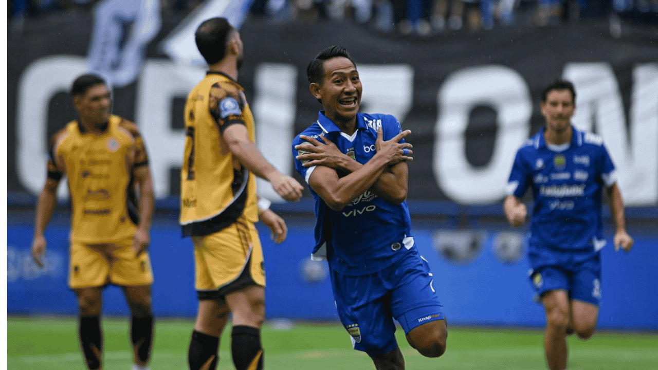 Comeback Panas! Persib Bungkam Persija 2-1 di Samarinda, Maung Bandung Makin Kokoh di Puncak