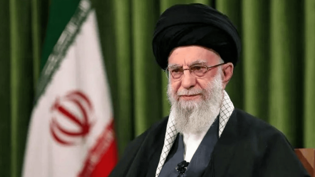 KISAH HIDUP SAYYID ALI KHAMENEI Sang Pemimpin Yang Baru Berpulang Kepada Kekasih-Nya