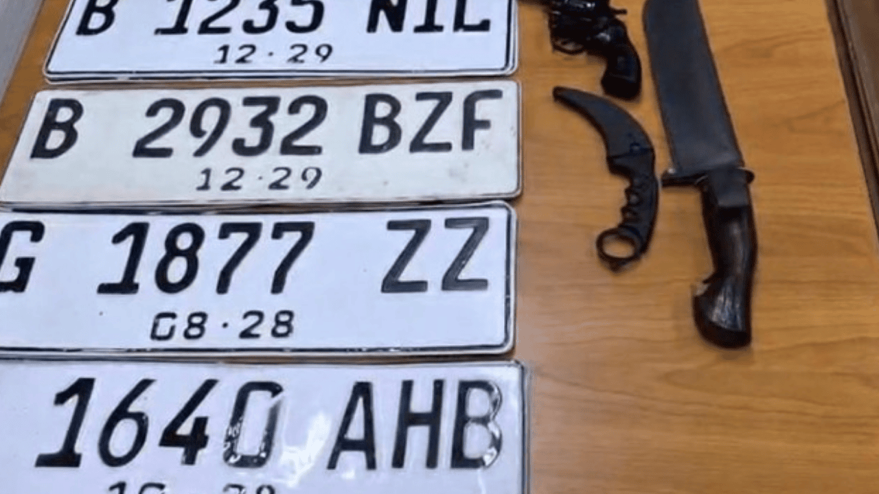 Terungkap! Sopir Calya “Ngebut Brutal” di Jakpus Ternyata Pakai Pelat Palsu, Tak Punya SIM-STNK, Mobilnya Ada Sajam