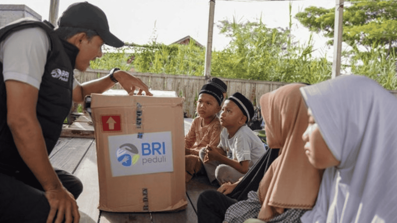 BRI Turun ke Posko Banjir Sumatra: “Trauma Healing” untuk Anak, 40 Aksi Darurat Menjangkau 100 Ribu Lebih Warga