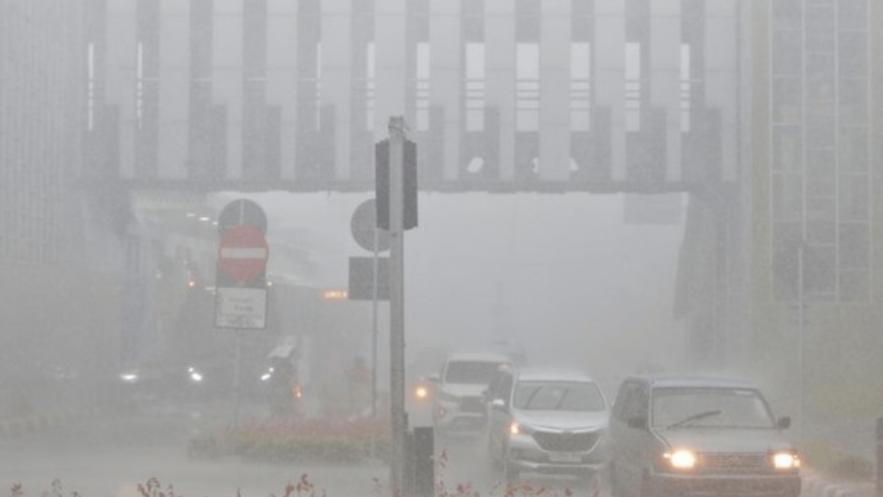 Viral “Squall Line” Disebut Bakal Hantam Jawa di Malam Tahun Baru, BMKG Tegas Bantah: Hoaks!