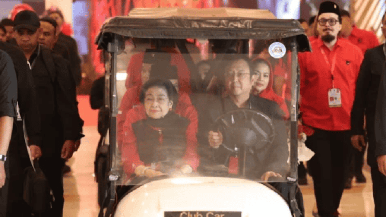 Megawati Muncul di Rakernas PDIP 2026, Gandeng Prananda dan Disambut Hasto di Ancol