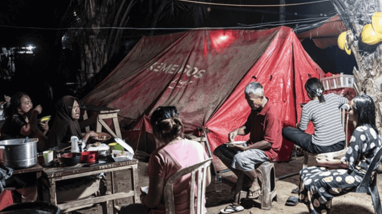 Ramadan di Tenda Darurat! Tito Desak Huntara Dikebut, Puluhan Ribu Korban Banjir Aceh Masih Mengungsi