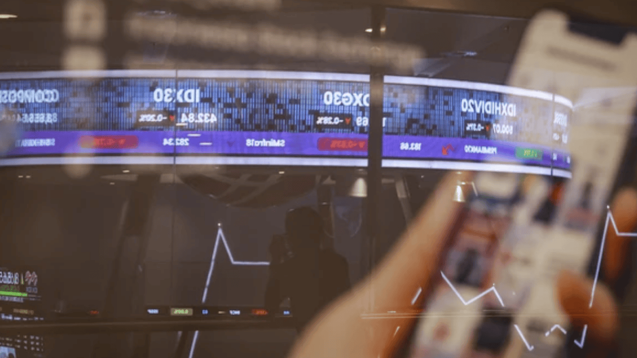 IHSG Cuma Turun Tipis Tapi Rupiah Loyo: Sesi I Parkir di 8.884, LQ45 Malah Nanjak