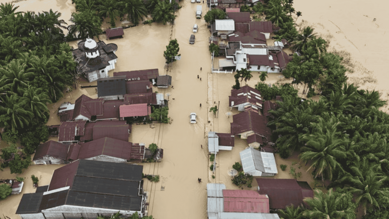 Korban Banjir-Longsor Sumatera Tembus 442 Jiwa, Prabowo Kerahkan ‘Seluruh Kekuatan Nasional’